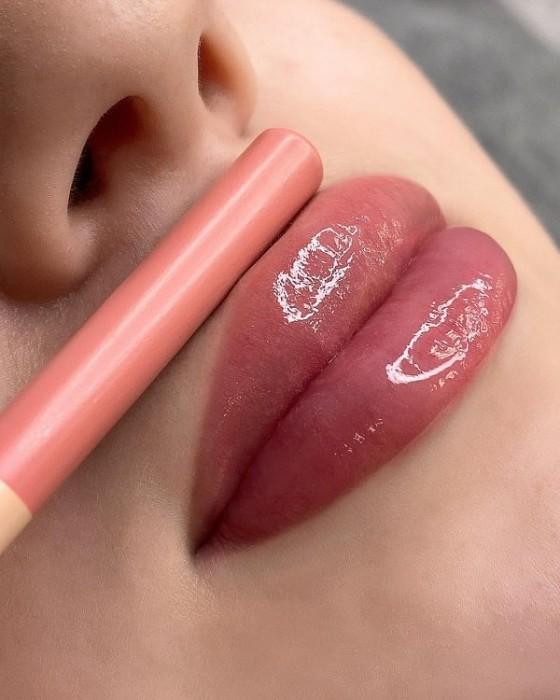 Jak pečovat o rty po permanentním make-upu (tetování rtů)